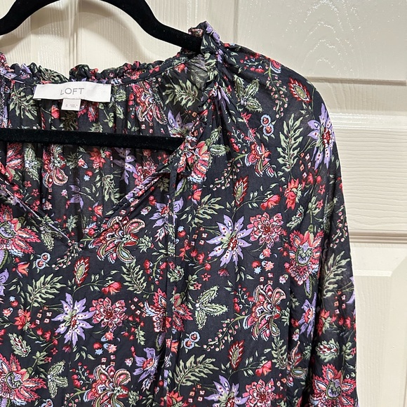 LOFT black floral blouse size S - Picture 3 of 5